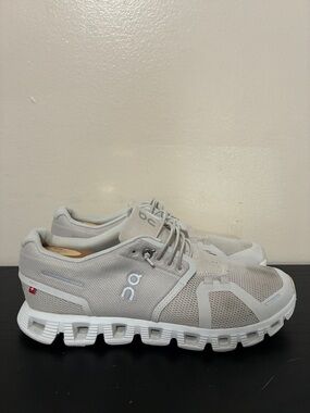 On Cloud 5 sneakers in the Pearl White colorway size 8.5